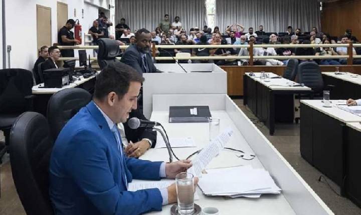 Câmara vota impeachment do prefeito de GV