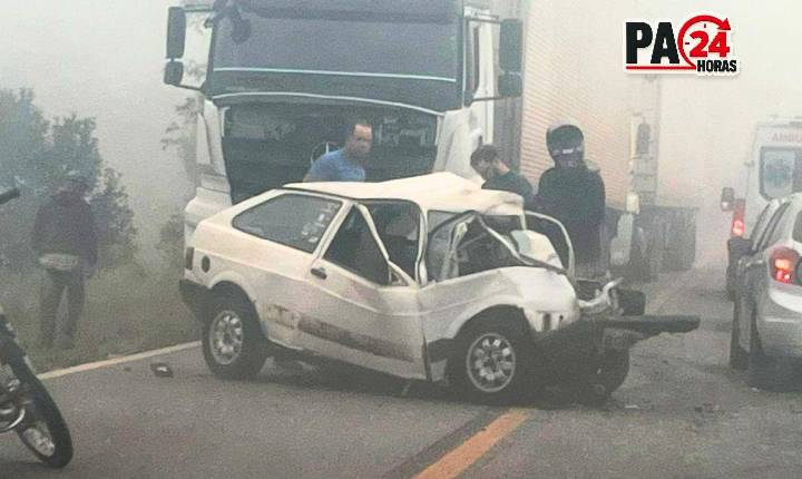 Jovem fica em estado grave após acidente entre caminhão e carro na MG-290.