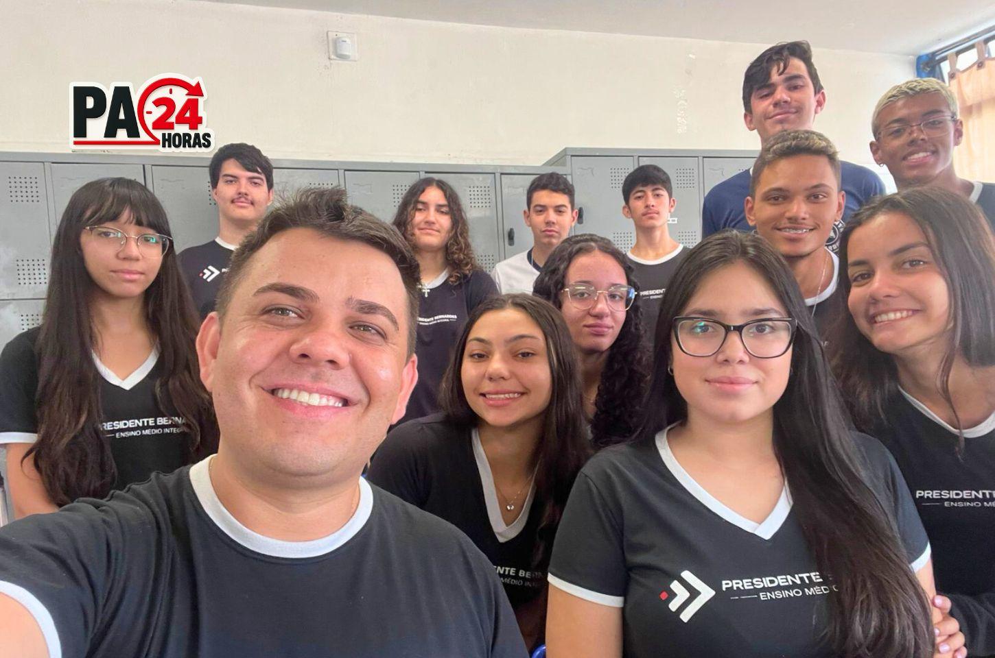 Estudantes de Pouso Alegre vão representar o Brasil em competição internacional de matemática na Tailândia.